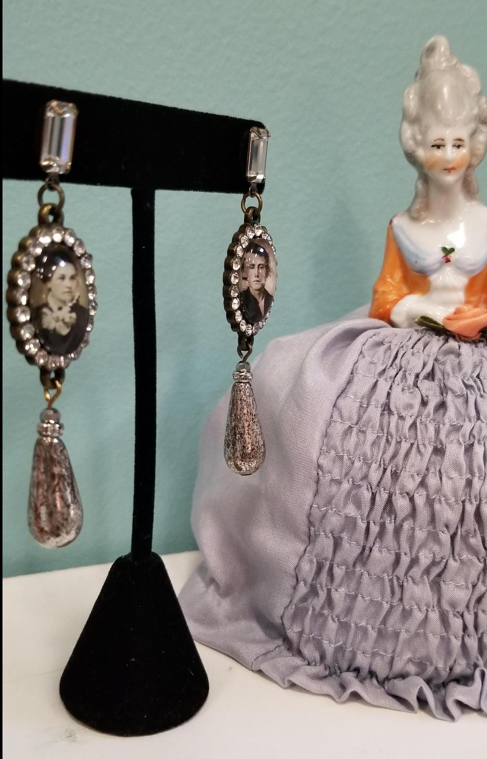 The Chaperoned Victorian Couple Bubble Earrings - Image 3