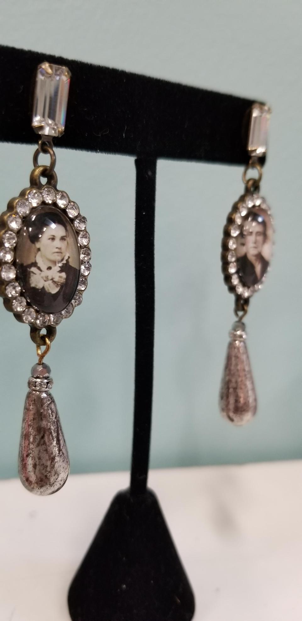 The Chaperoned Victorian Couple Bubble Earrings - Image 5