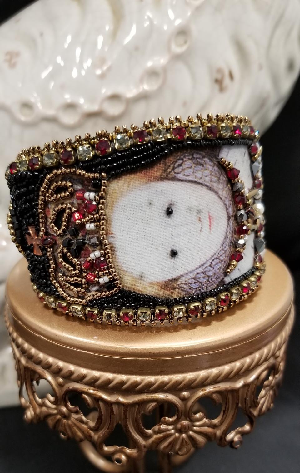 Queen Elizabeth I Bead Embroidered Cuff Bracelet - Image 5