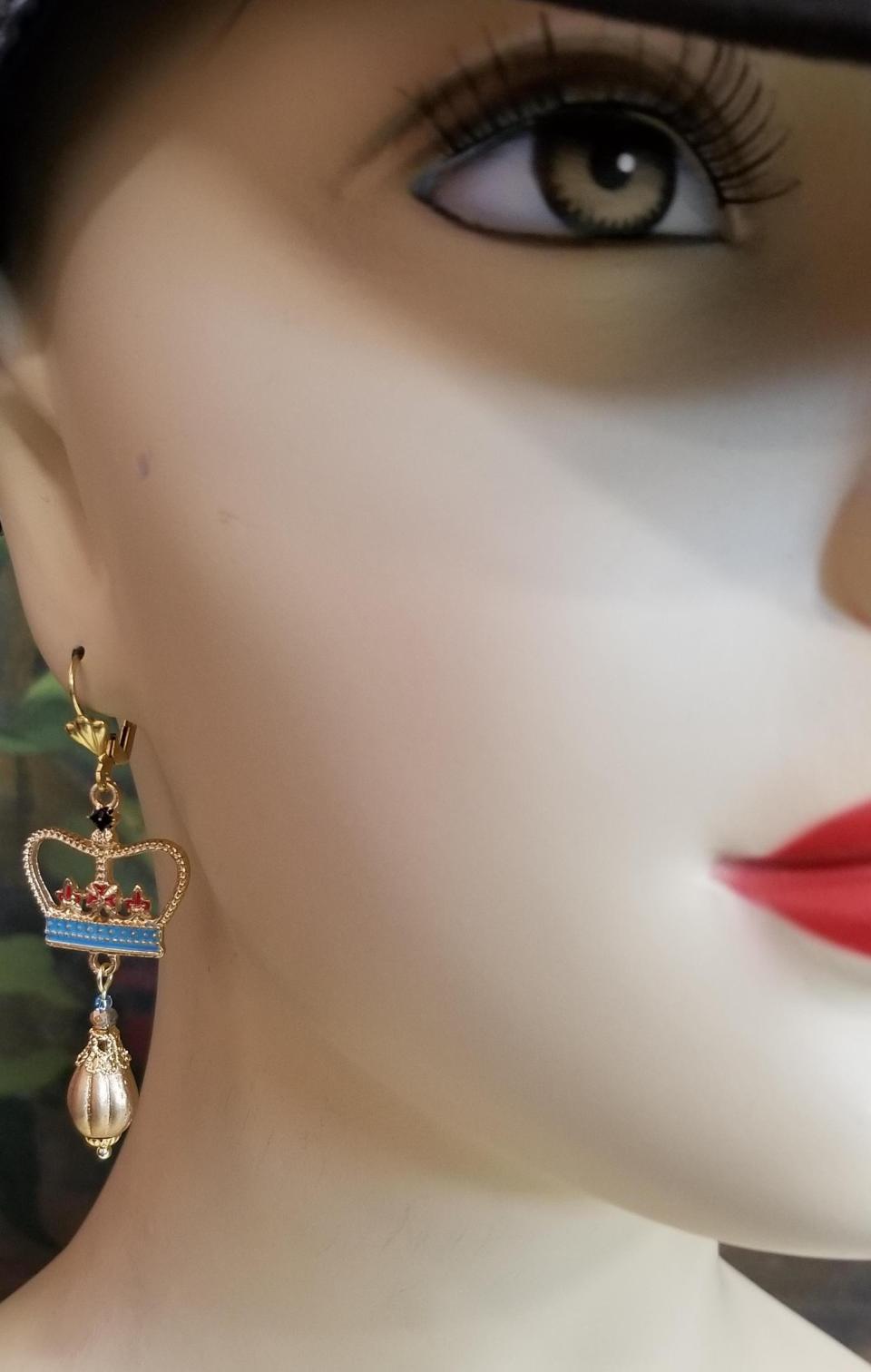 Royal Crown Earrings - Image 3