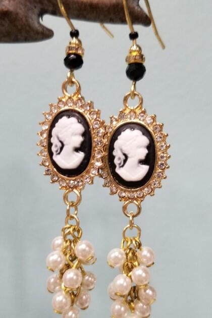 Lady Cameo with Pearl Cluster Earrings
