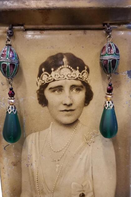 Egg Shaped Dangle Earrings