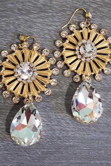 Vintage Rhinestone Circle Filigree Earrings